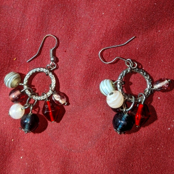 11 Pairs of Pierced Earrings. - Picture 6 of 7